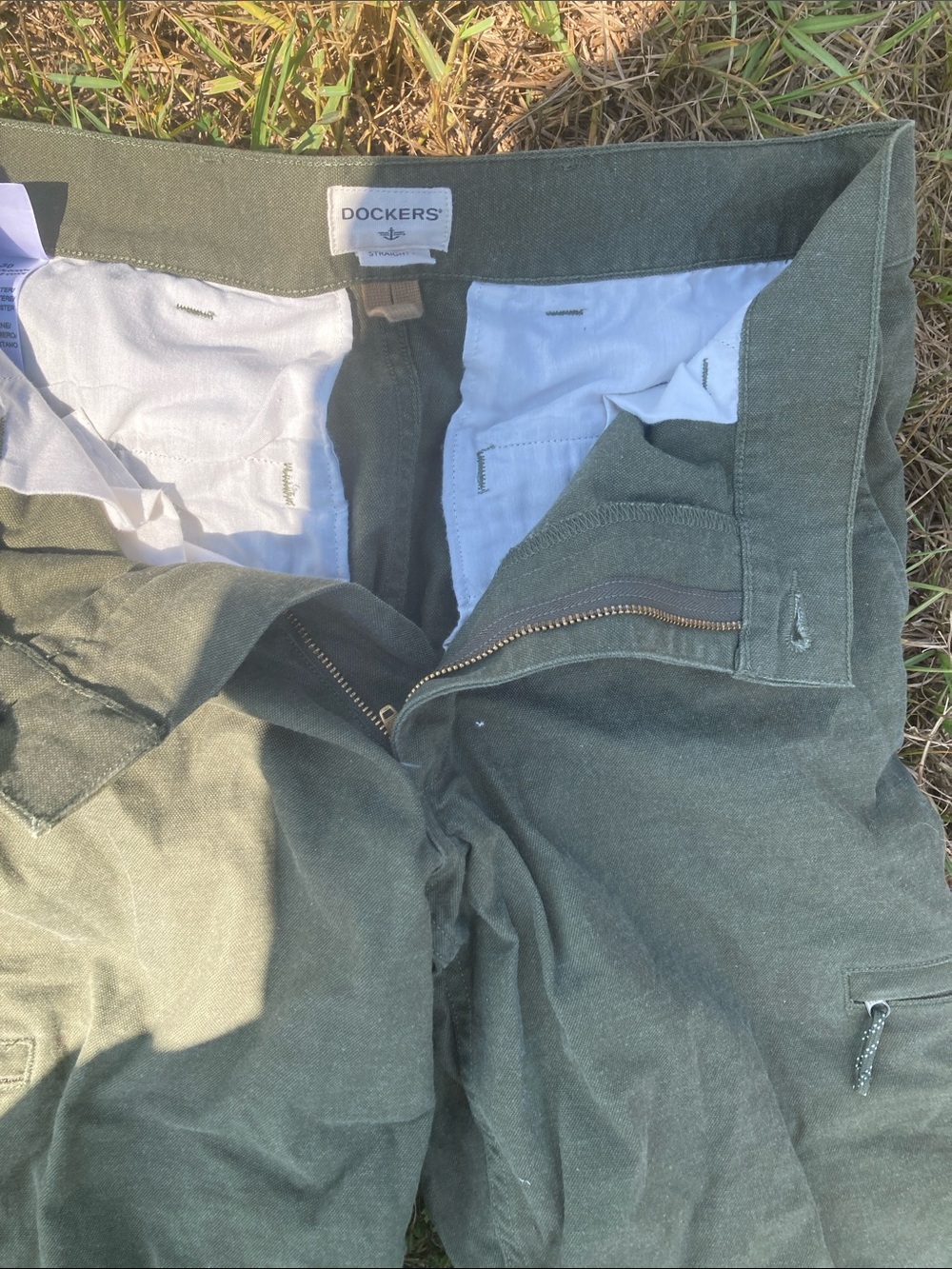 Dockers Men's Olive Cargo Pants - Deep Olive Green